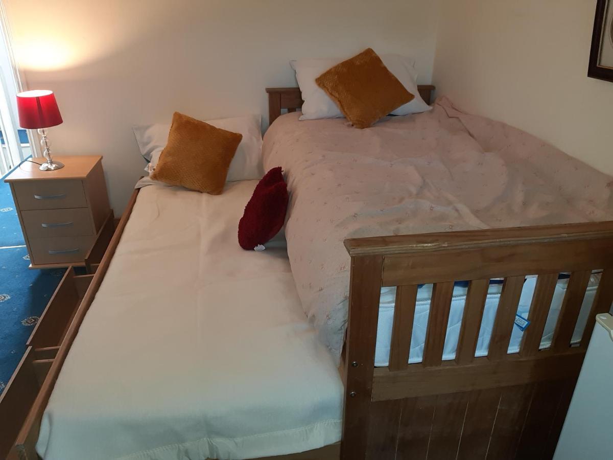 Phoenix Nights Guest House Barrow-in-Furness Zewnętrze zdjęcie